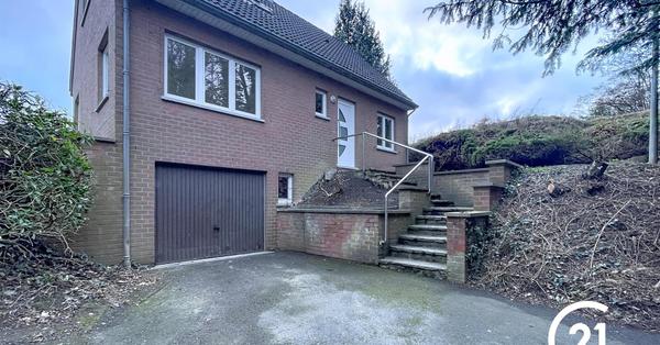 Einfamilienhaus in Court-saint-etienne