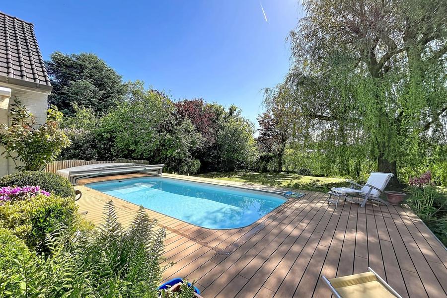 House SALE à Waterloo